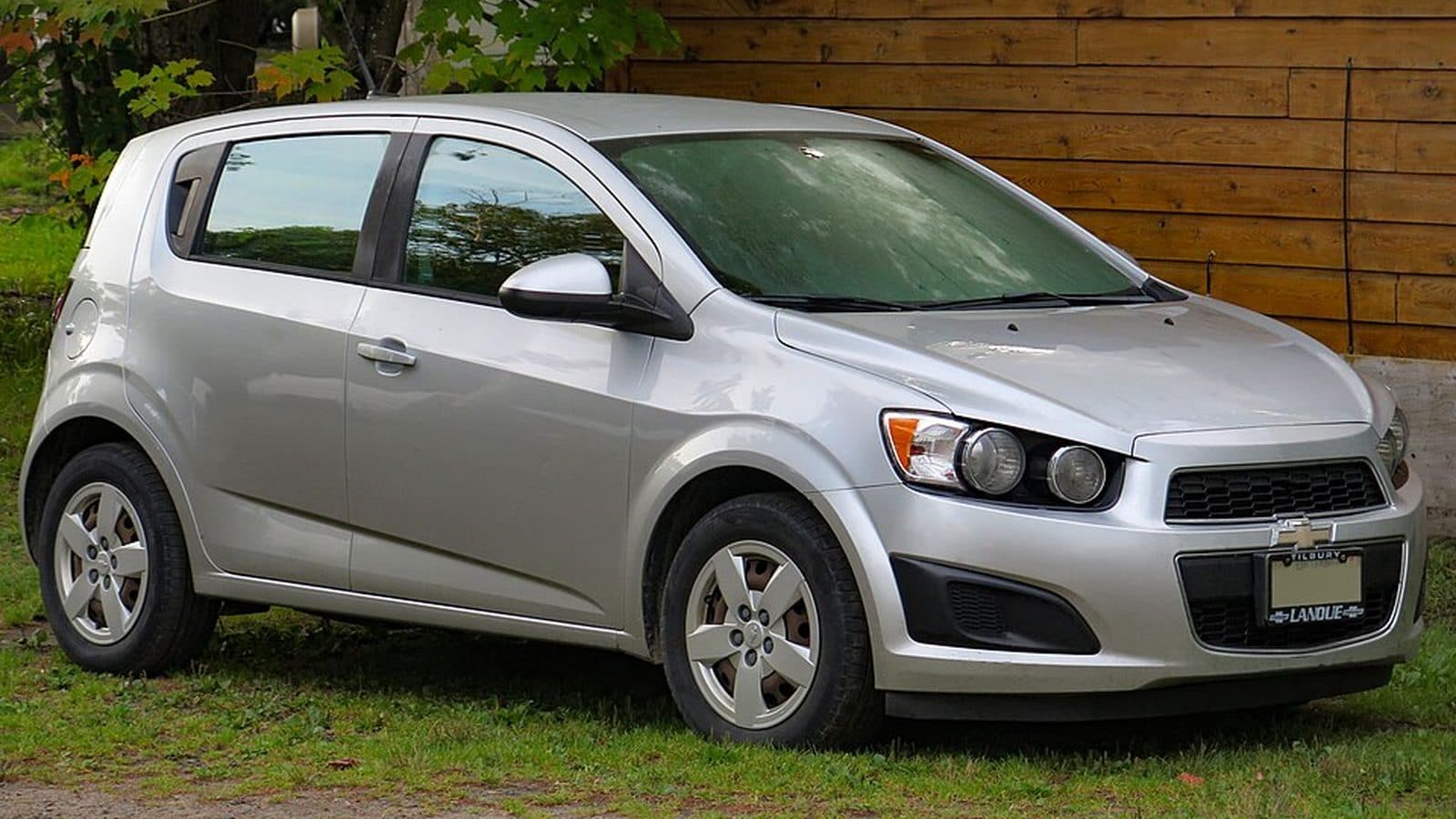 Chevrolet Sonic LTZ HB AT — imagem de referência 3